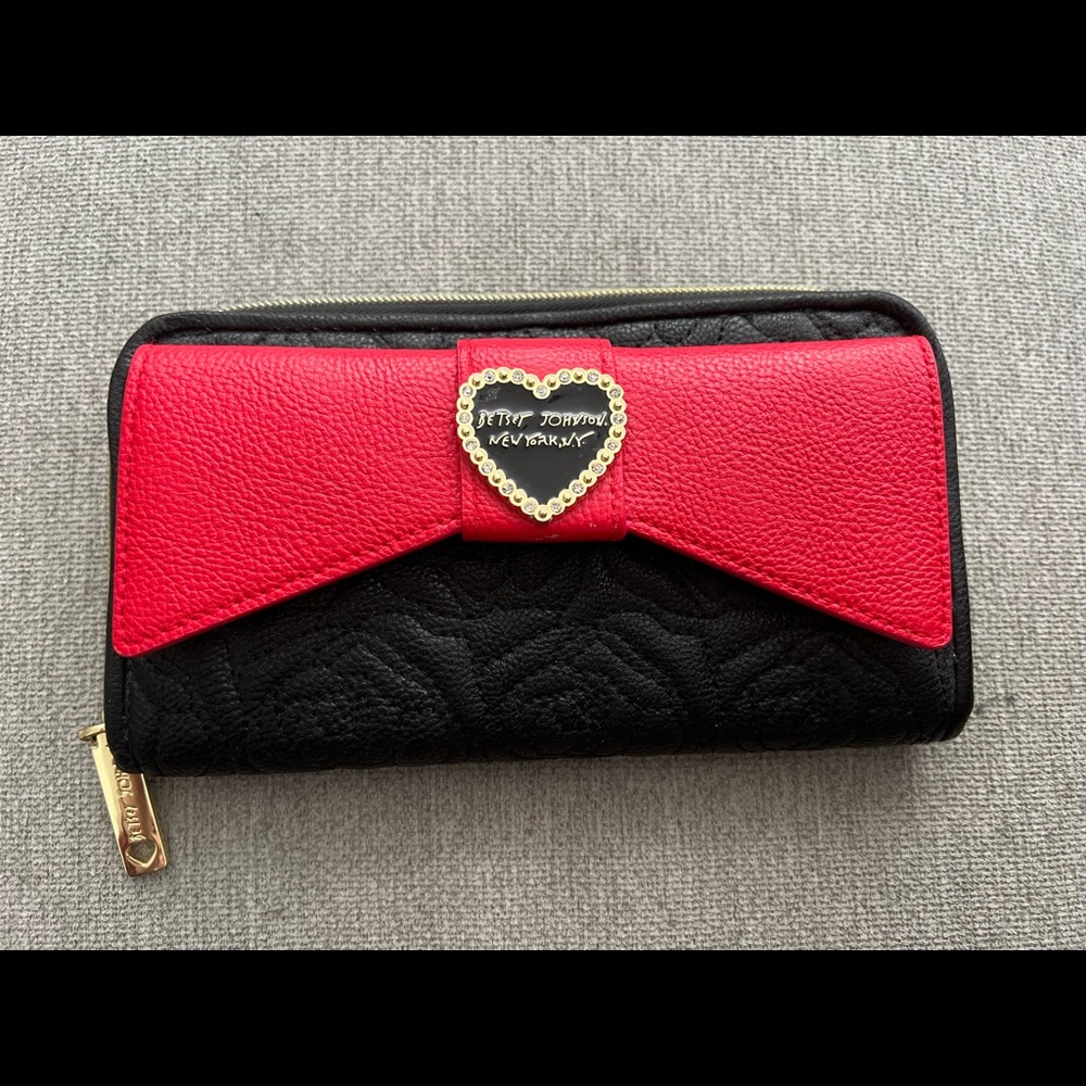 Betsey Johnson wallet